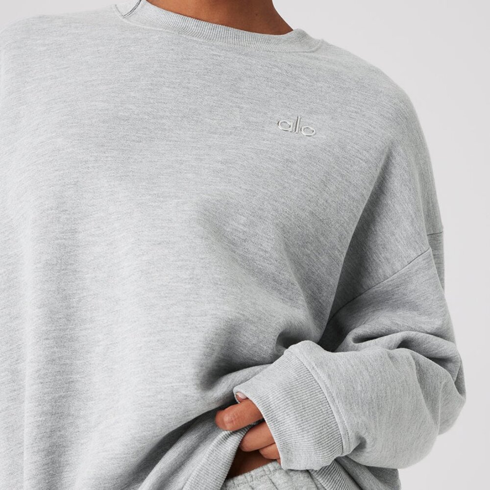 NWT Small Alo Yoga Accolade Crew Neck Pullover Sweatshirt Athletic Heather Grey